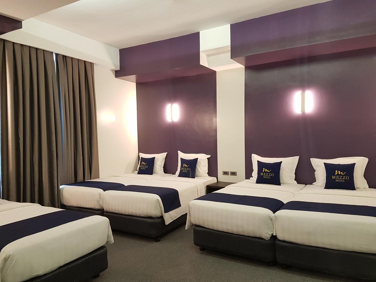 Mezzo Hotel Cebu Esterno foto