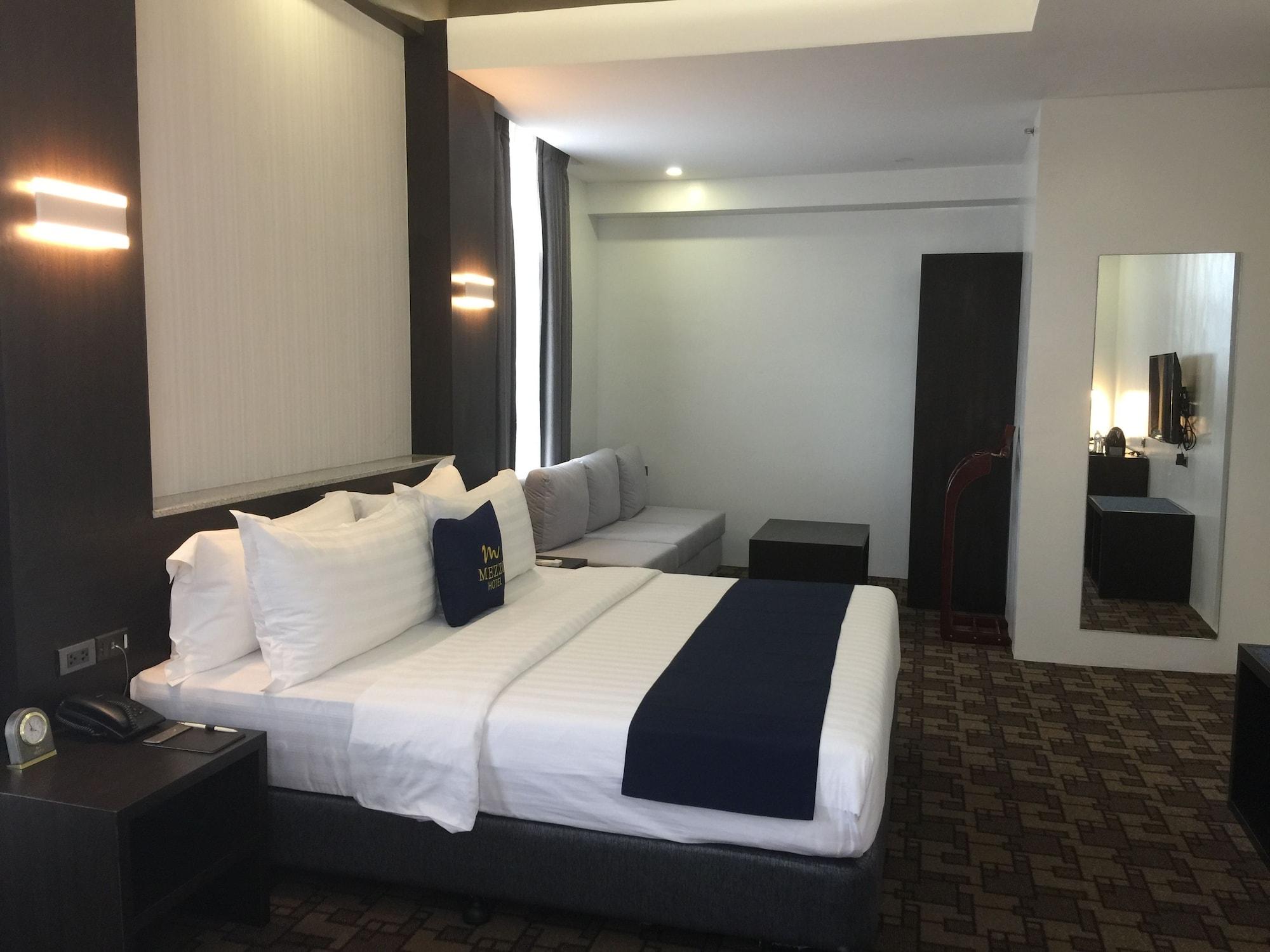 Mezzo Hotel Cebu Esterno foto