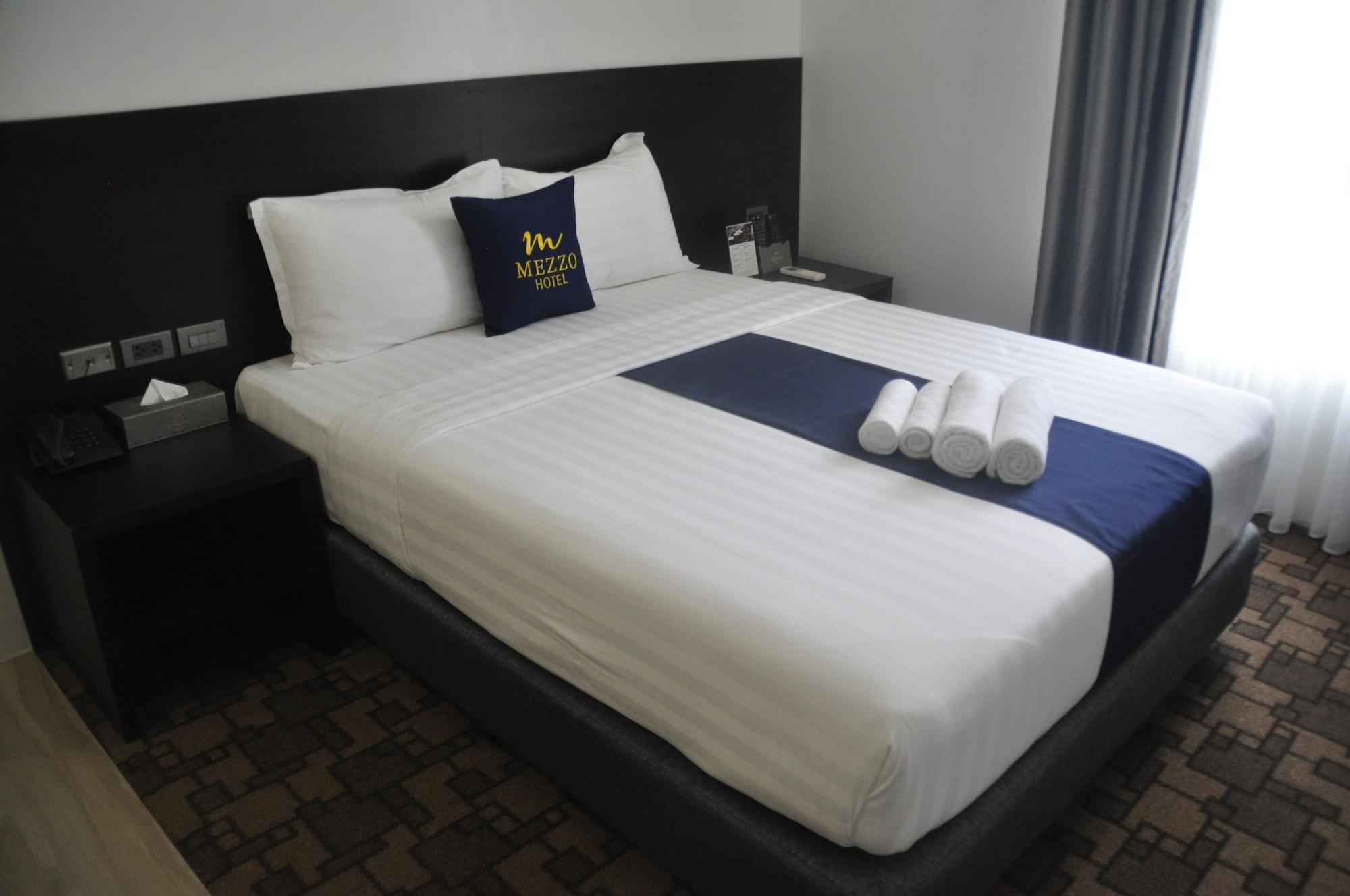 Mezzo Hotel Cebu Esterno foto