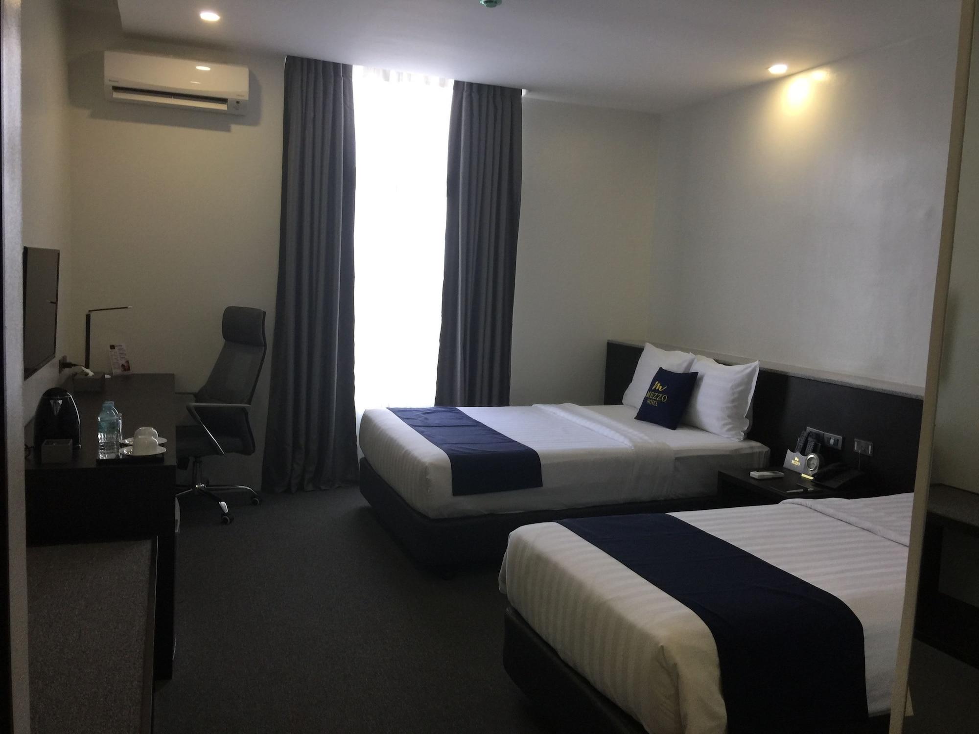 Mezzo Hotel Cebu Esterno foto