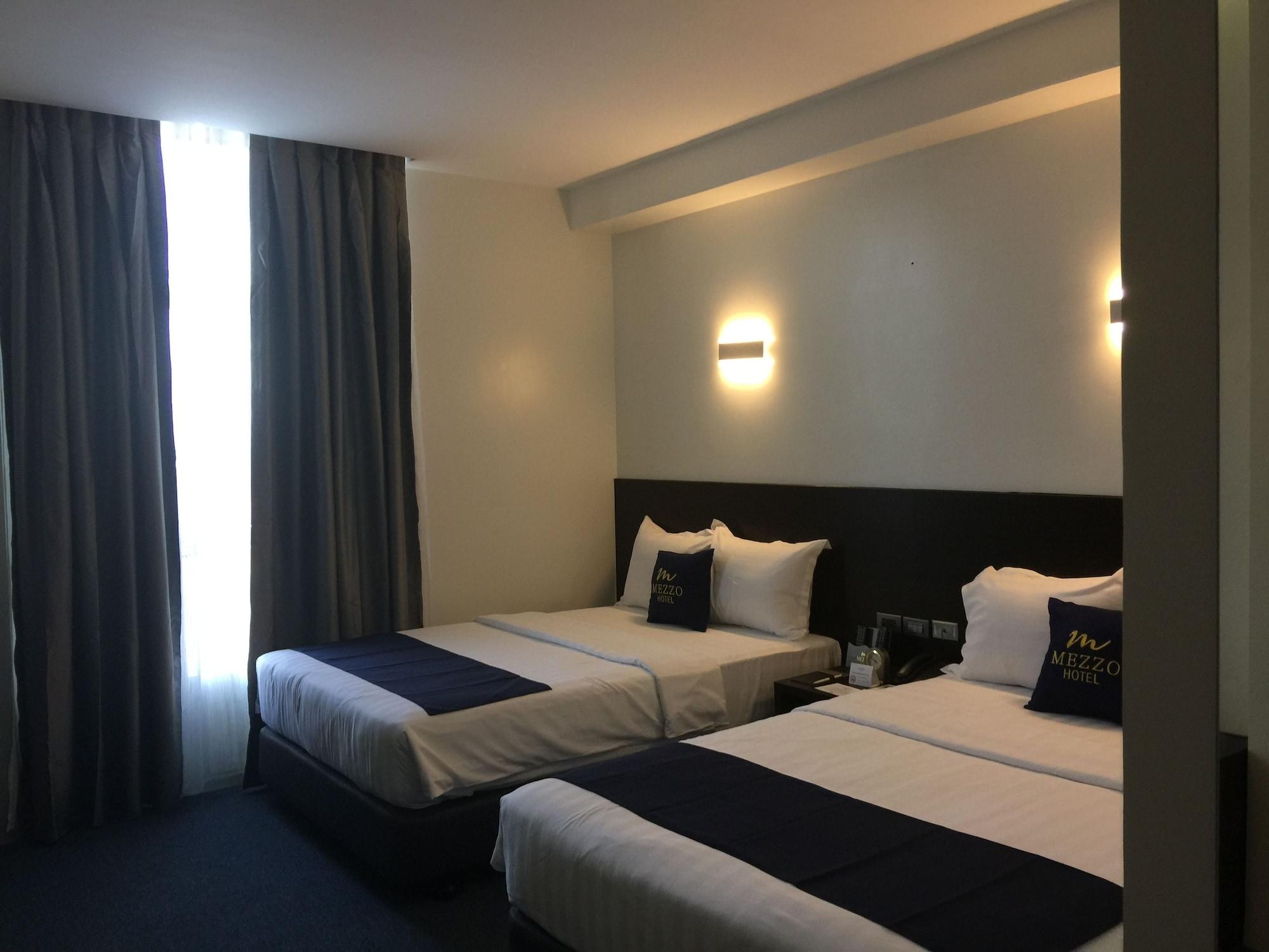 Mezzo Hotel Cebu Esterno foto