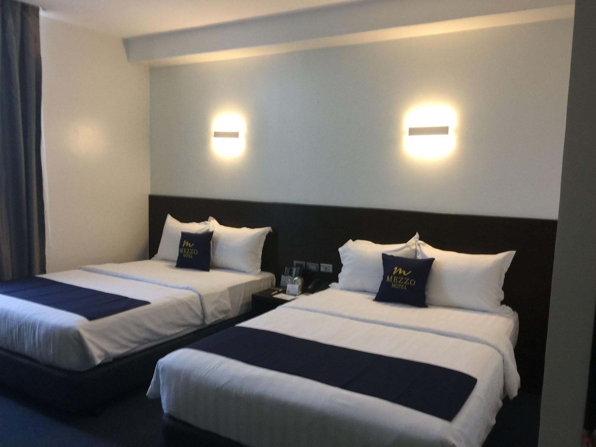 Mezzo Hotel Cebu Esterno foto
