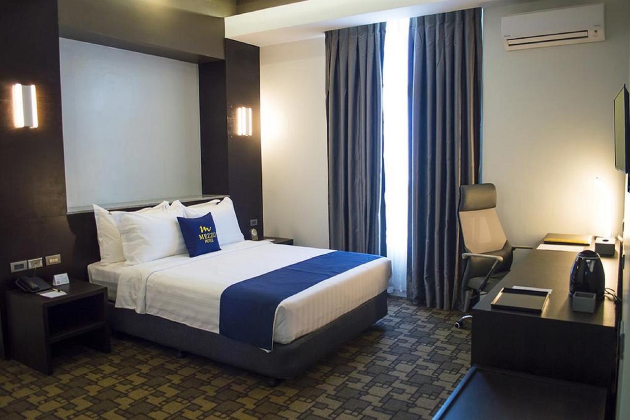 Mezzo Hotel Cebu Esterno foto